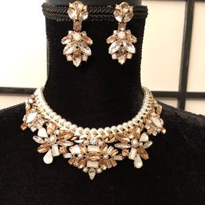 Vintage necklace and earrings set 🥰